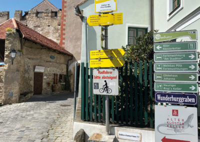 Dürnstein Wachau Empfehlung Wegweiser Ruine