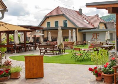 Weingut_Heuriger_Rehrl_Fischer_Wachau_Top_Kinderspielplatz_Jause_Essen_Wein_Vinea_Wachau