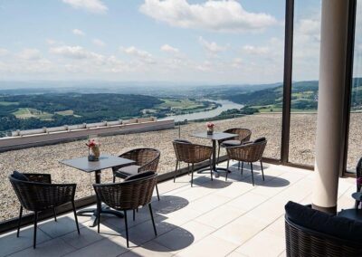 urlaub_wachau_familie_genuss_infinity_pool_hotel_schachner_wachau_empfehlung